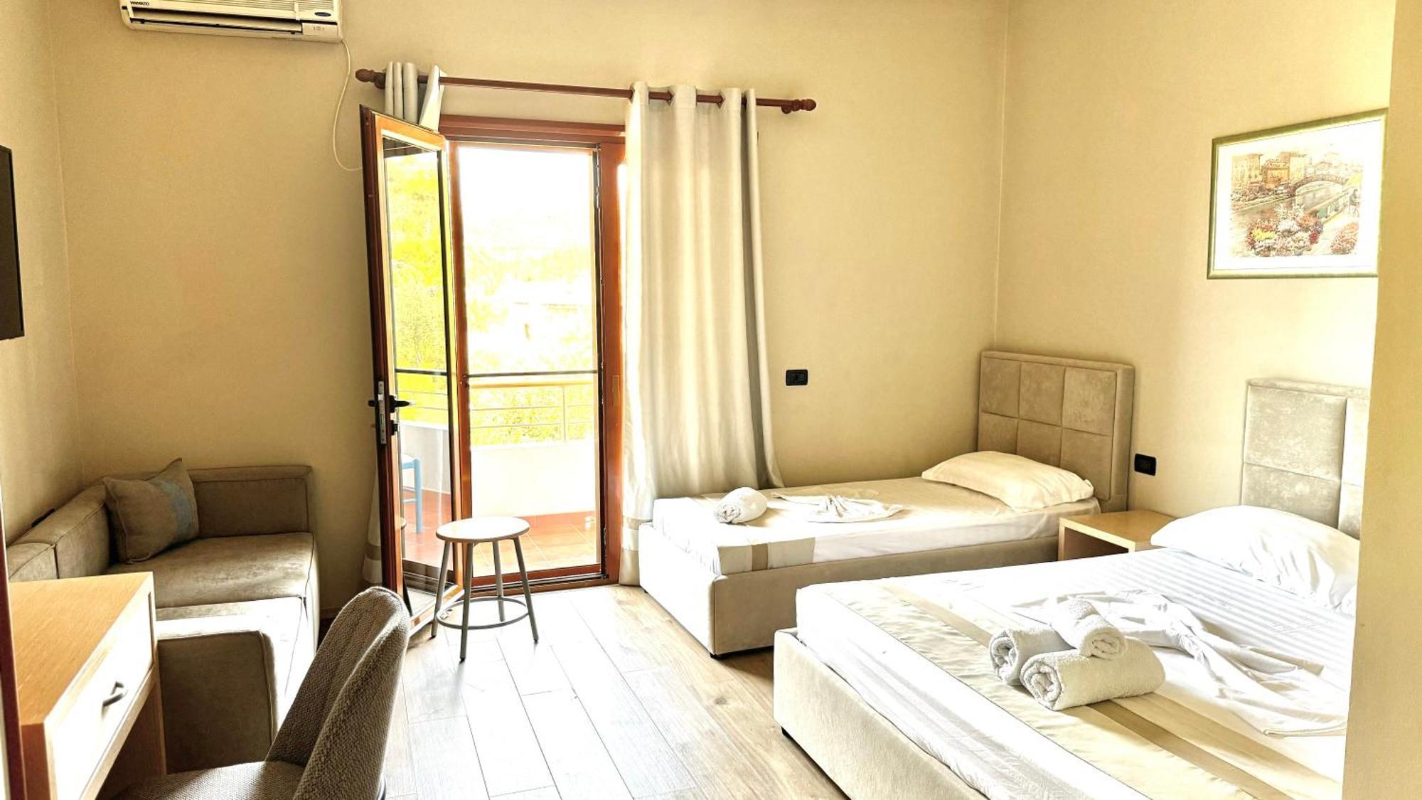 Hotel Denta Radhime Luaran gambar