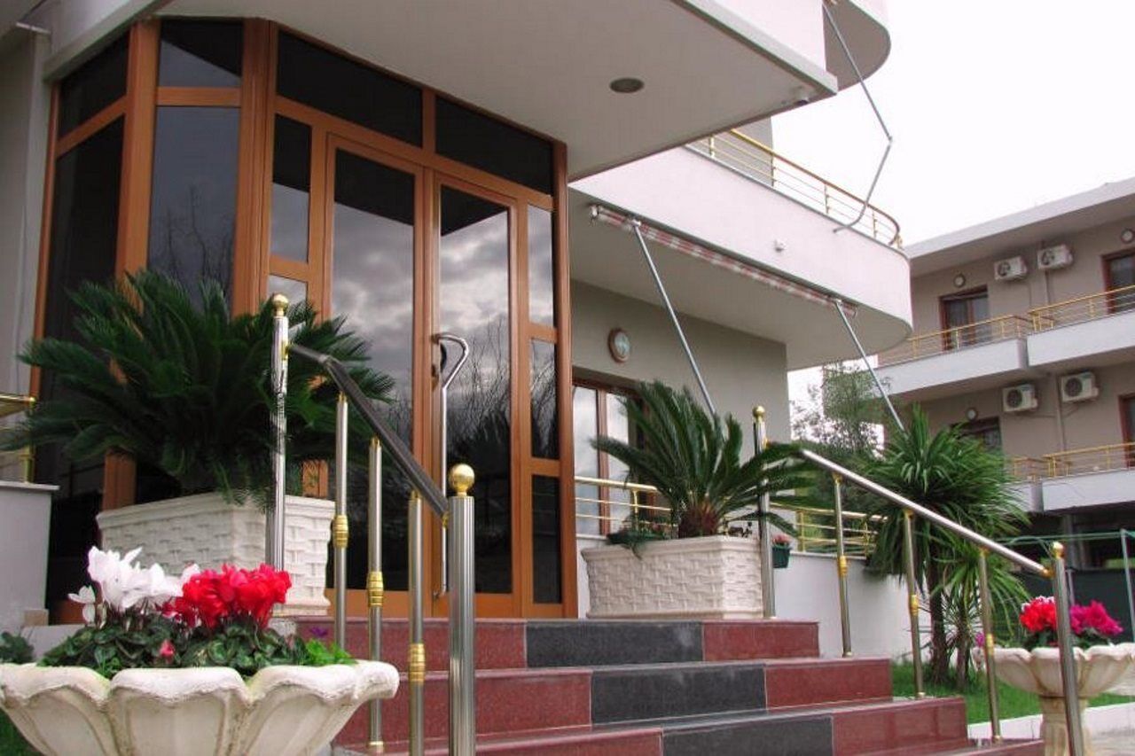 Hotel Denta Radhime Luaran gambar