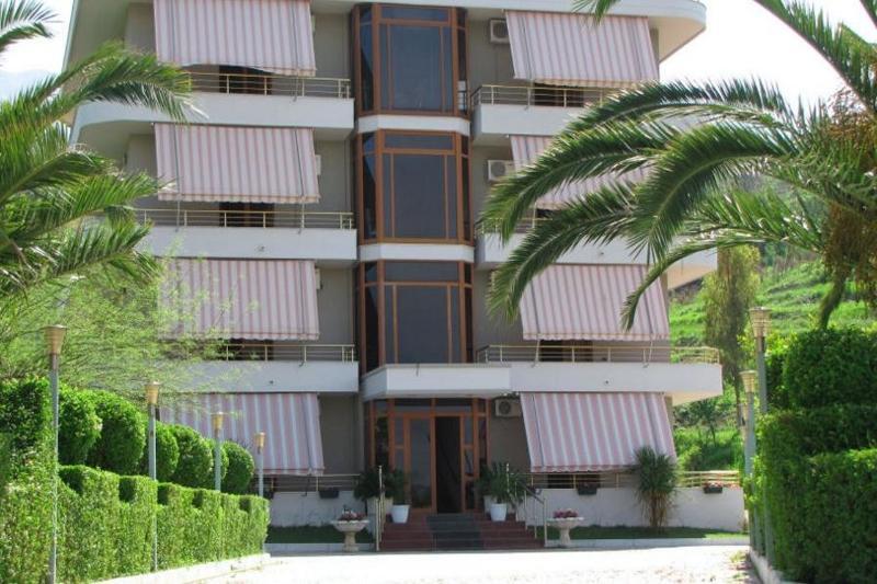 Hotel Denta Radhime Luaran gambar